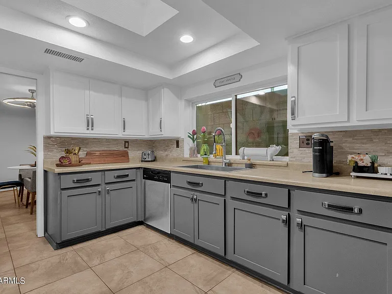 4611 E Desert Dr — Photo 17