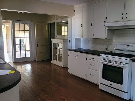4th image of 402 E Ellis St
