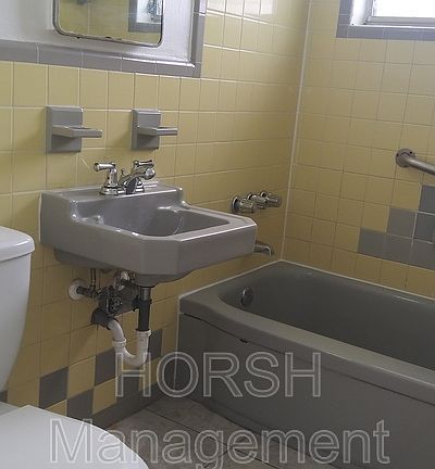 3rd image of 225 Madeira Ave