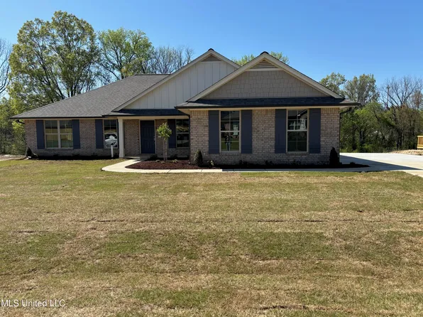 7789 Mary McCoy Dr, Horn Lake, MS 38637