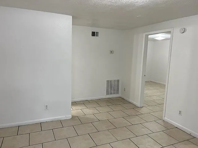 1 bed, 630 sqft, $1,300 — Photo 4