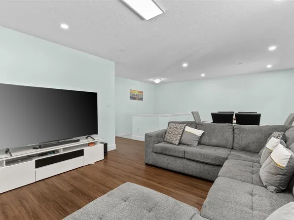 1039 Haslam Ave, Langford, BC V9B 2N3