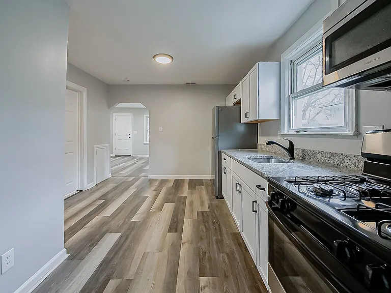23352 Powell Ave — Photo 9