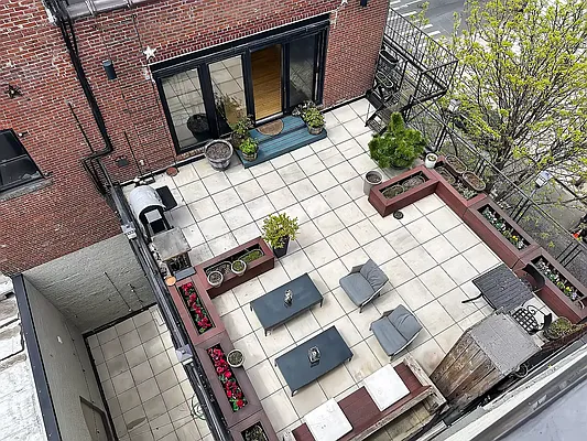 364 Manhattan Avenue #4G