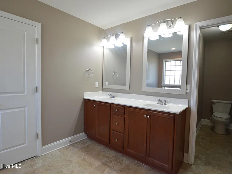 304 Vilas Way S — Photo 25