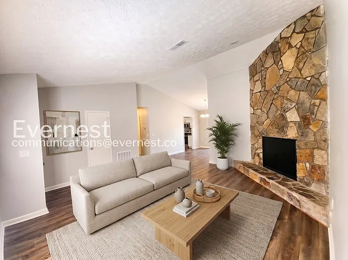 5611 La Fleur Trl — Photo 3