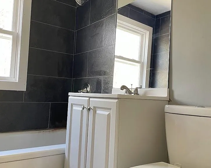 314 Loomis Ave — Photo 4