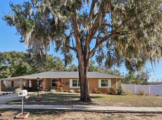 1111 N Palmetto Cir, Eustis, FL 32726