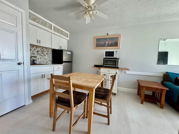 32 Ashworth Avenue #428, Hampton, NH 03842