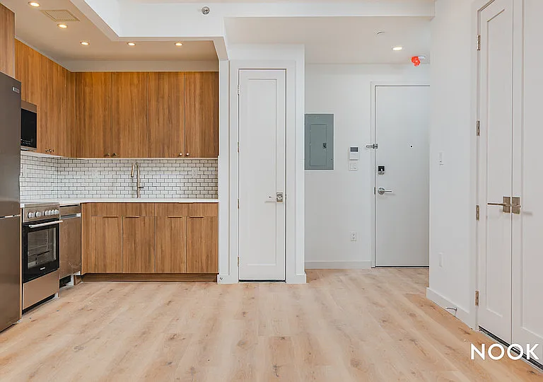68 Gold St #4W — Photo 7