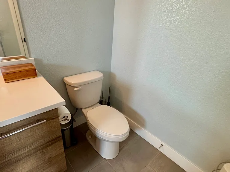 1076 Depew St — Photo 18