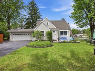 8730 Sunset Dr, Williamsville, NY 14221
