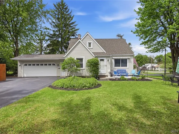 8730 Sunset Dr, Williamsville, NY 14221