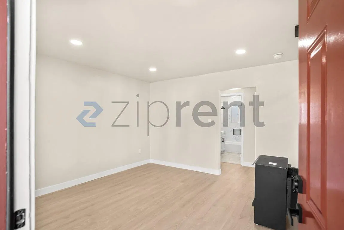 3 bed, 3431 sqft, $3,095 — Photo 4