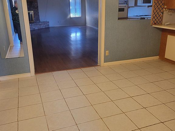 5th image of 1301 W Avenue M