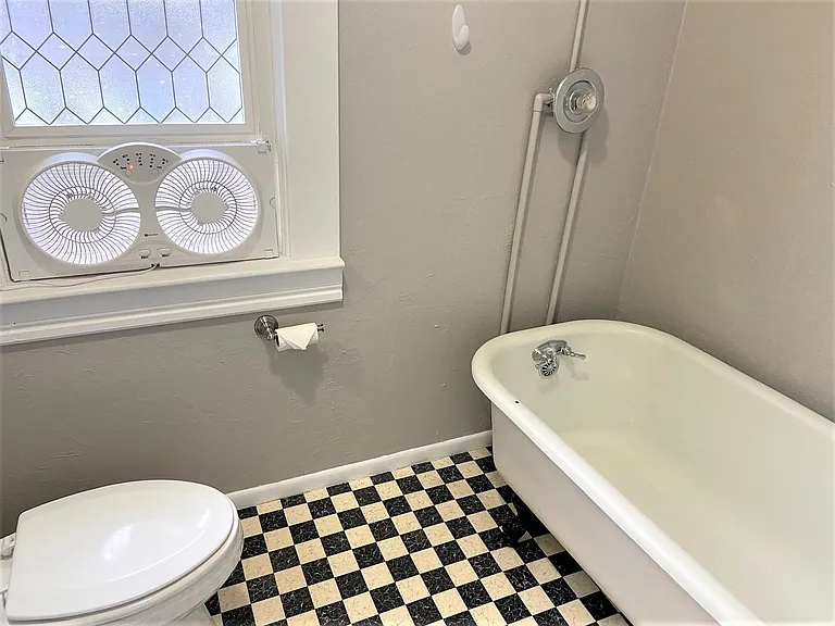 814 Front Street — Photo 19