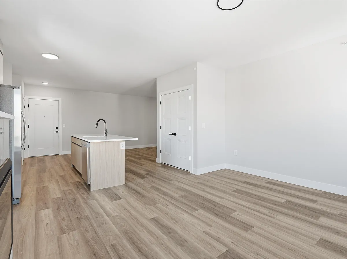 Building Photo - 304 61st St #2D