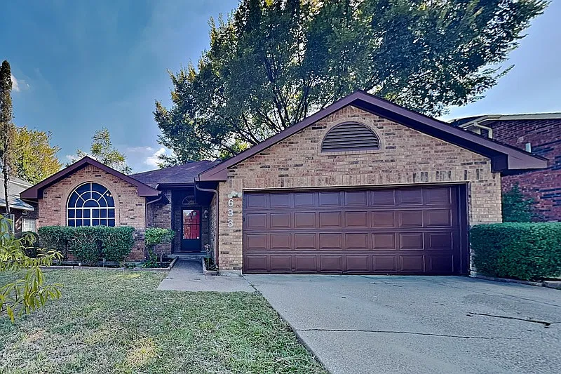 3 bed, 2.0 bath, 1519 sqft, $2,199 — Photo 1