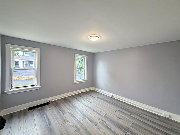 4th image of 8 Maple St #27