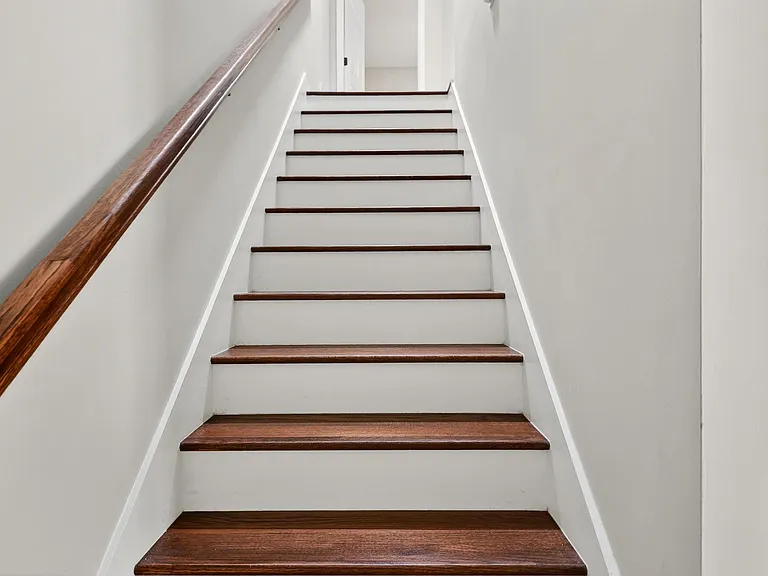 1109 Maple Tree Ln — Photo 17