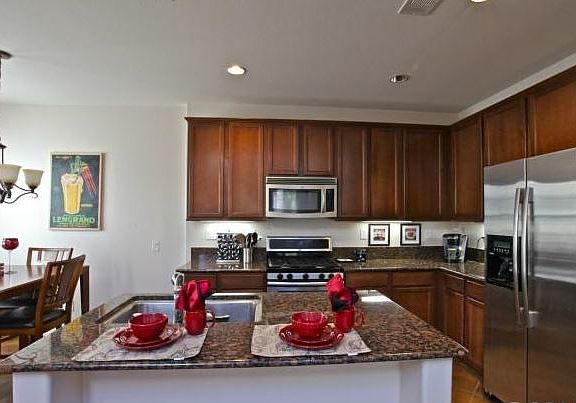 4th image of 297 W Linden Dr