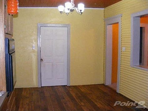 5th image of 211 S Union St