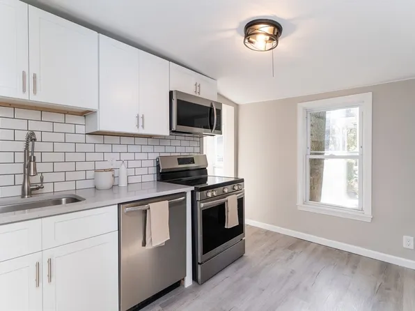 74 Laurence St, Springfield, MA 01104