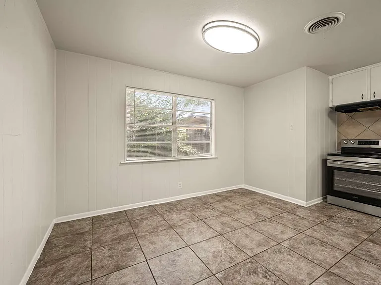 5213 Santa Rosa Dr — Photo 11
