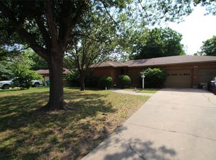 1313 N Howeth St, Gainesville, TX 76240
