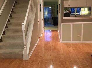 708 Shady Oaks Ct, Elgin, IL 60120