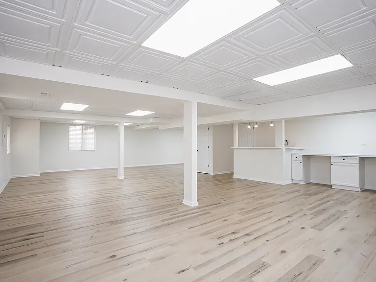 2070 Morningview Dr — Photo 26