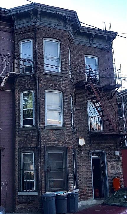 1st image of 134 S Clark St