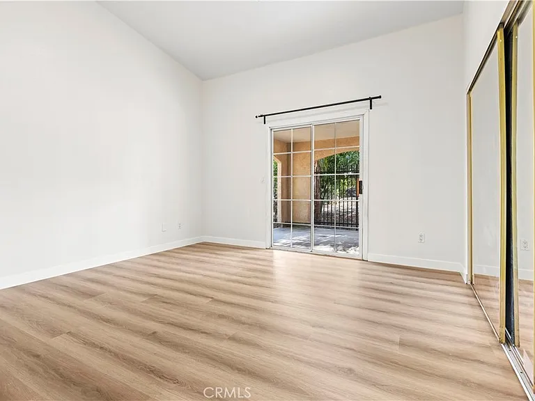 10127 Finch Ave — Photo 10