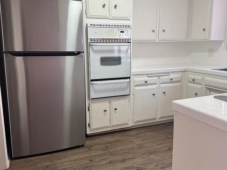 5155 Yarmouth Ave #2 — Photo 9