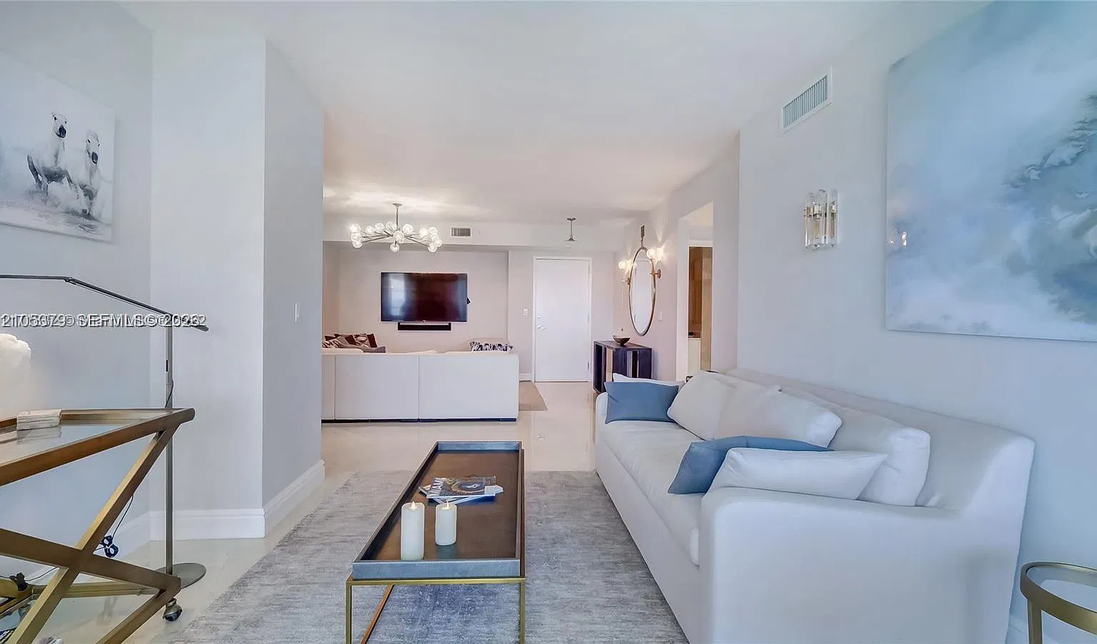 Akoya Condo — Photo 2