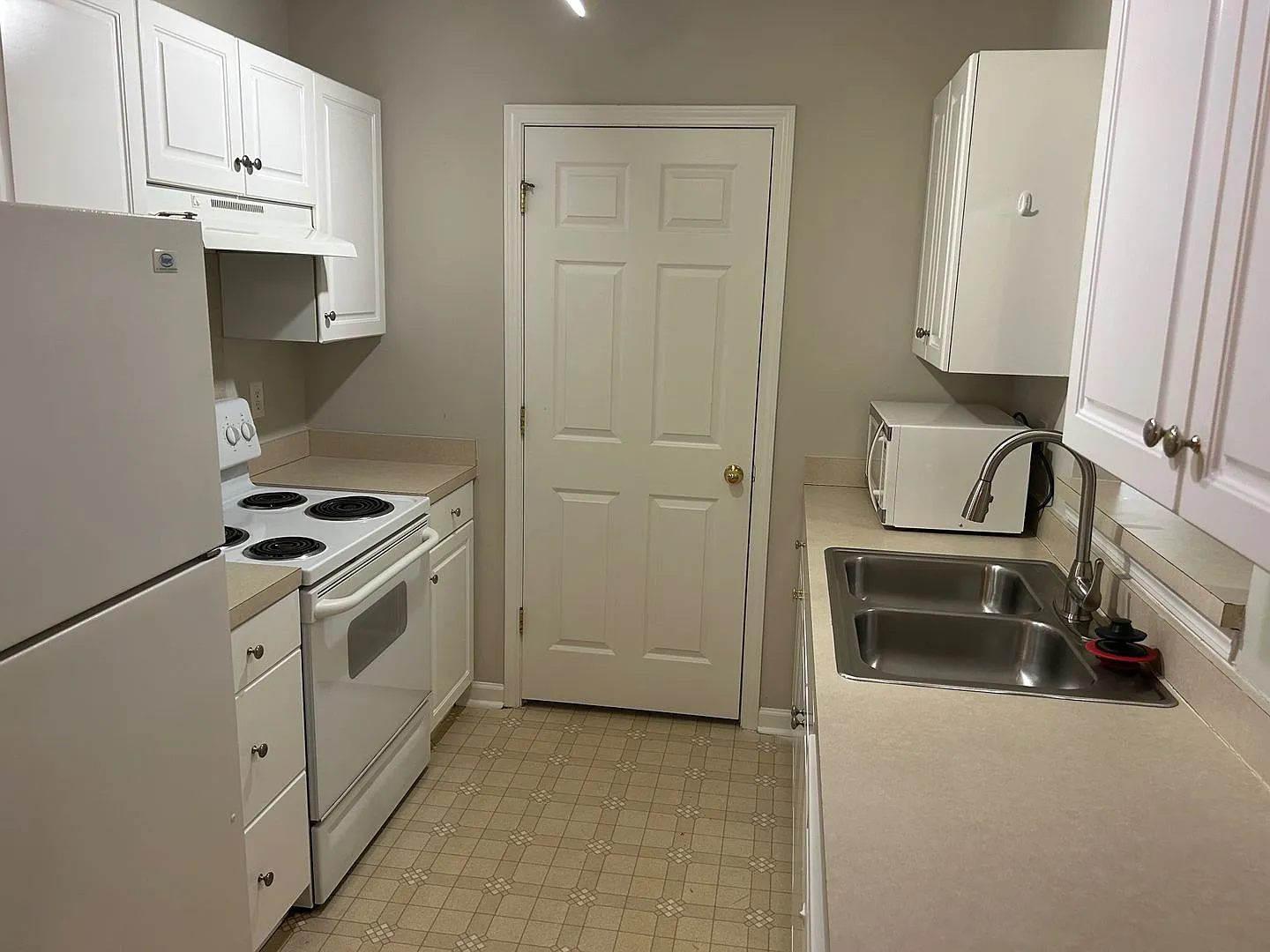 Room in 3 Bedroom Home at Bells Knox Rd — Photo 4