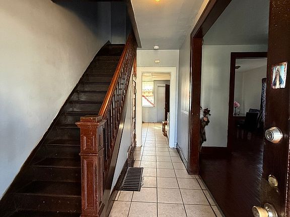 3rd image of 357 S Rosewood Ave