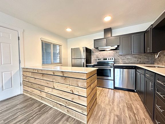 4th image of 13555 SW Jenkins Rd #2