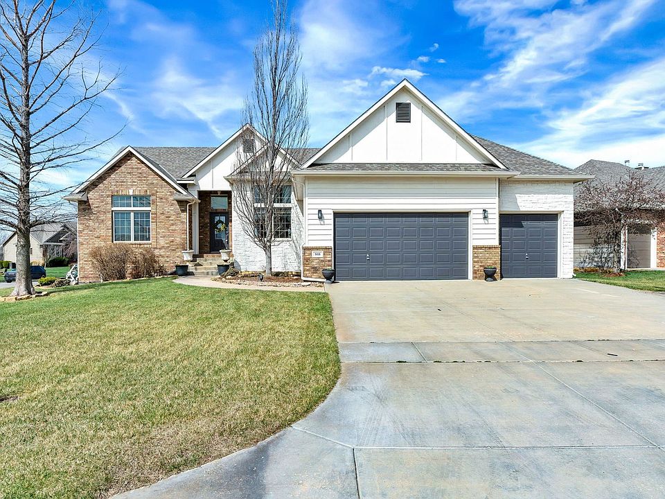 1st image of 808 E Woodstone Cir