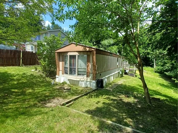 165 Hutter Ave, Ellwood City, PA 16117