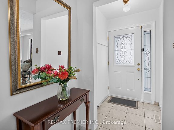 4th image of 31 Corinthian Blvd