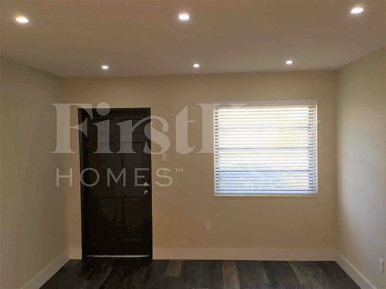 10020 SW 37th St — Photo 4