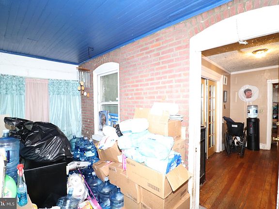 3rd image of 212 N Clayton St