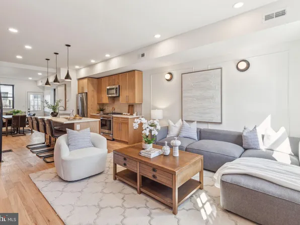 926 N 30th St, Philadelphia, PA 19130