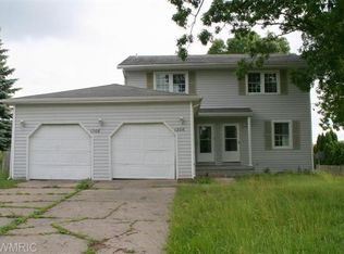 1208 36th St SE, Cedar Rapids, IA 52403