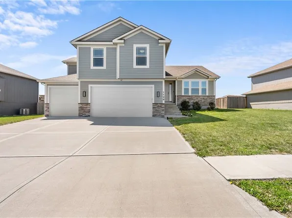 1126 N Holland Dr, Independence, MO 64056