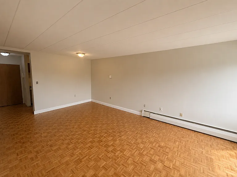 Blackstone Apartments — Photo 7