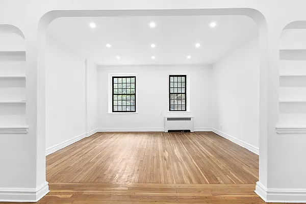 Sold by Compass | media 1