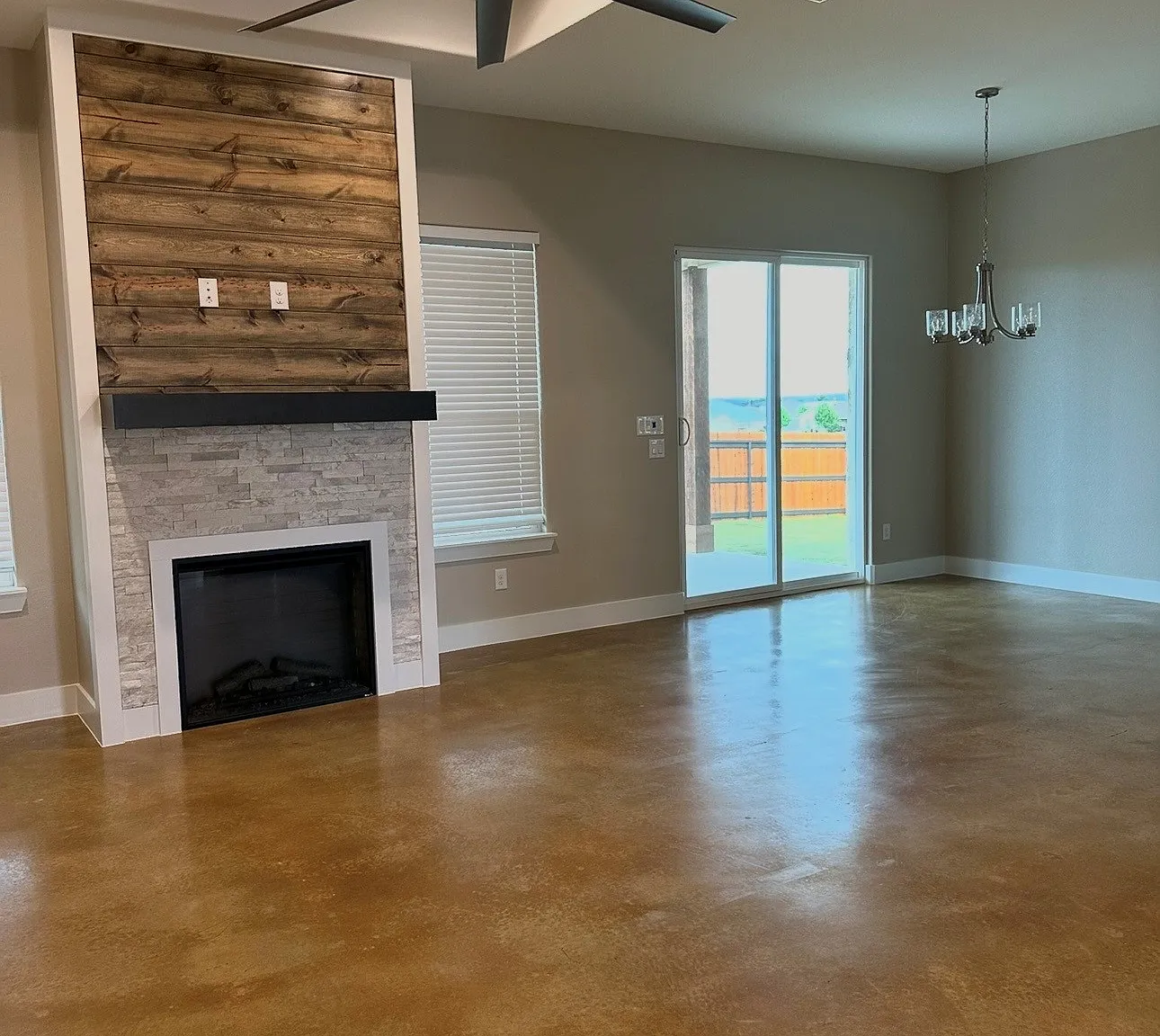 3 bed, 1600 sqft, $1,850 — Photo 1