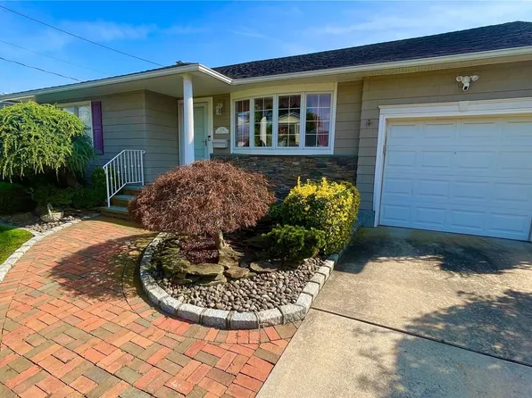 3208 Cherrywood Drive, Wantagh, NY 11793